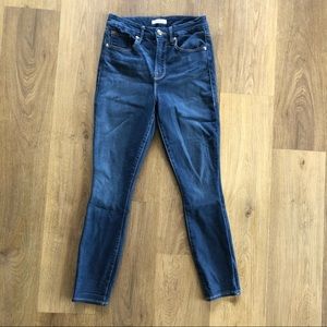 Good American - Good Legs Crop 
Size 4/27 BLUE013